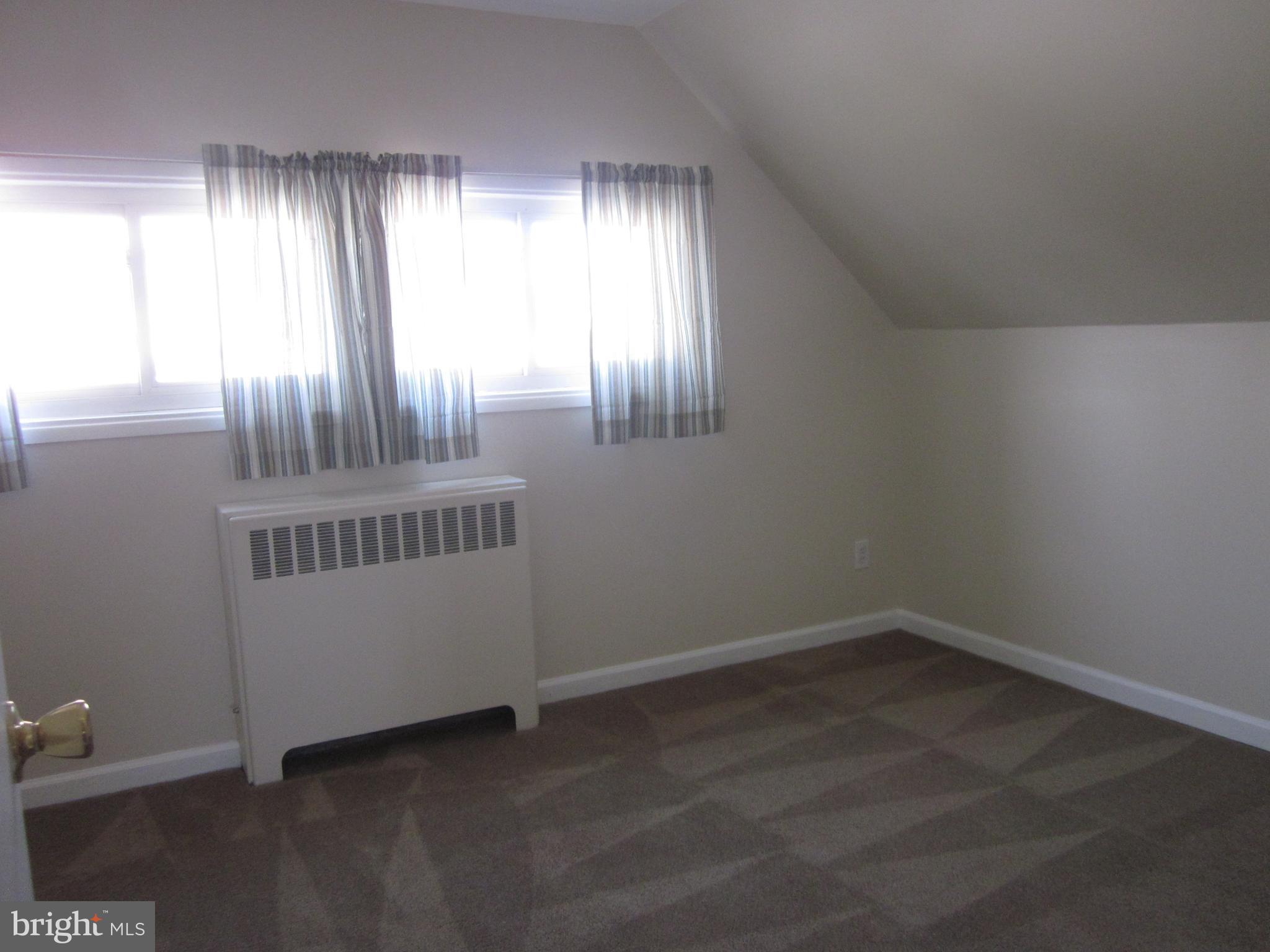17 Pine Needle Road Levittown, PA 19056 - Photo 13 of 15 Third bedroom