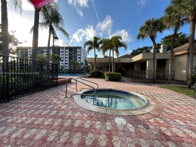 $2,350 | 1258 South Military Trail, Unit 815, Deerfield Beach, FL 33442