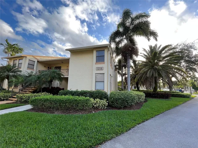 $2,350 | 1258 South Military Trail, Unit 815, Deerfield Beach, FL 33442