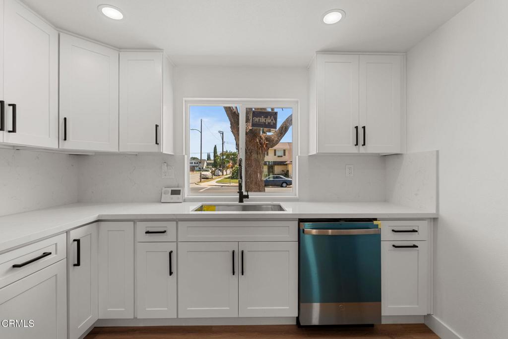 1908 Morley Street Simi Valley, CA 93065 - Photo 11 of 36 Gallery Image 11