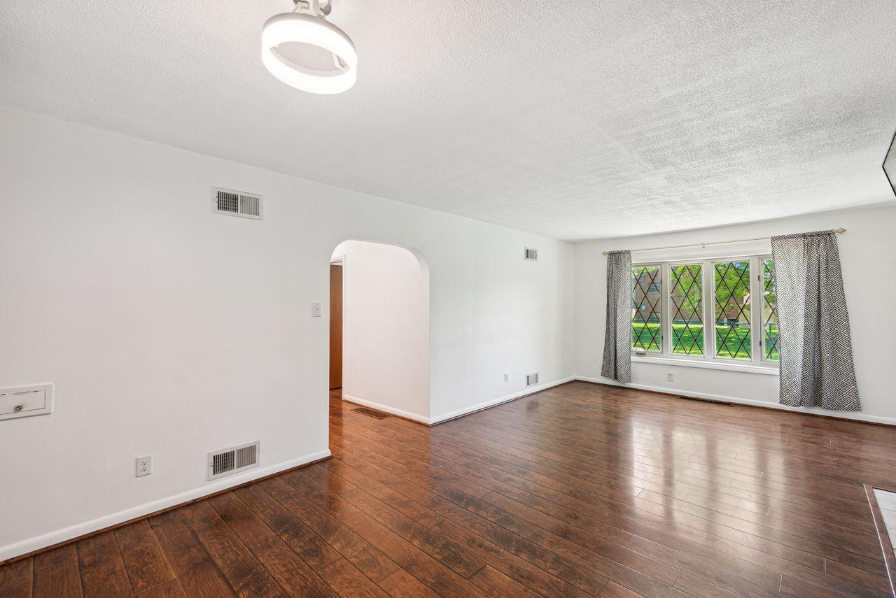 4176 School Section Road Cincinnati, OH 45211 - Photo 9 of 37 Gallery Image 9