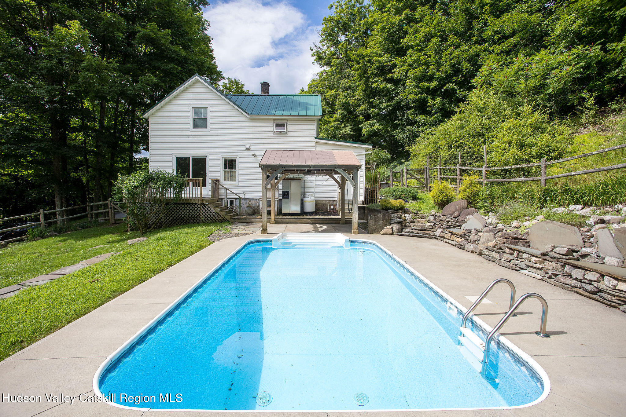 390 Water Street Road Hudson, NY 12534 - Photo 4 of 33 0016-backyard