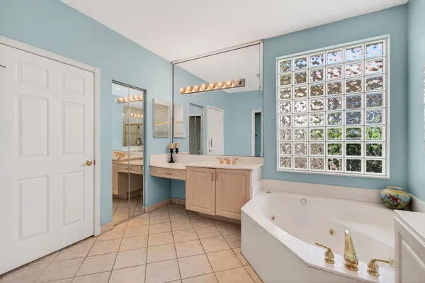 $442,500 | 7102 Prado Lake Drive, Delray Beach, FL 33446