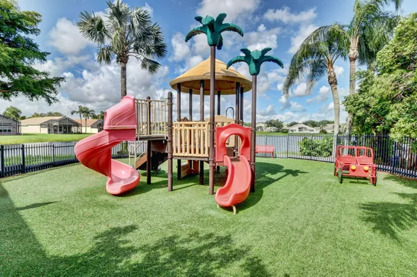 $442,500 | 7102 Prado Lake Drive, Delray Beach, FL 33446