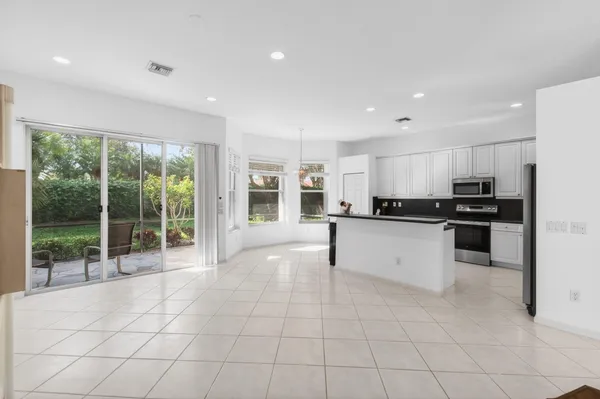 $442,500 | 7102 Prado Lake Drive, Delray Beach, FL 33446