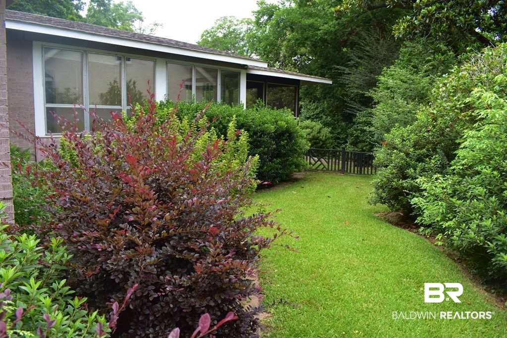 352 South Summit Street Fairhope, AL 36532 - Photo 14 of 49 Side Yard