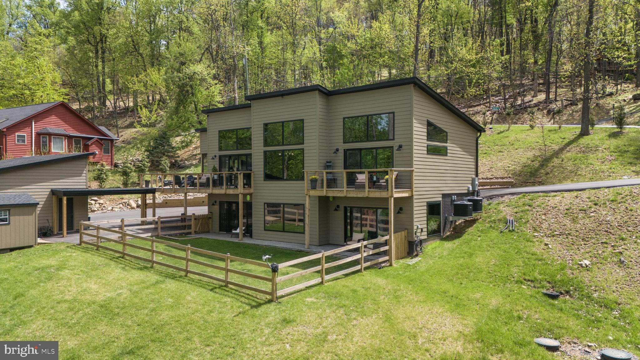 753 Club House Road Front Royal, VA 22630 - Photo 4 of 98 Partially Fenced
