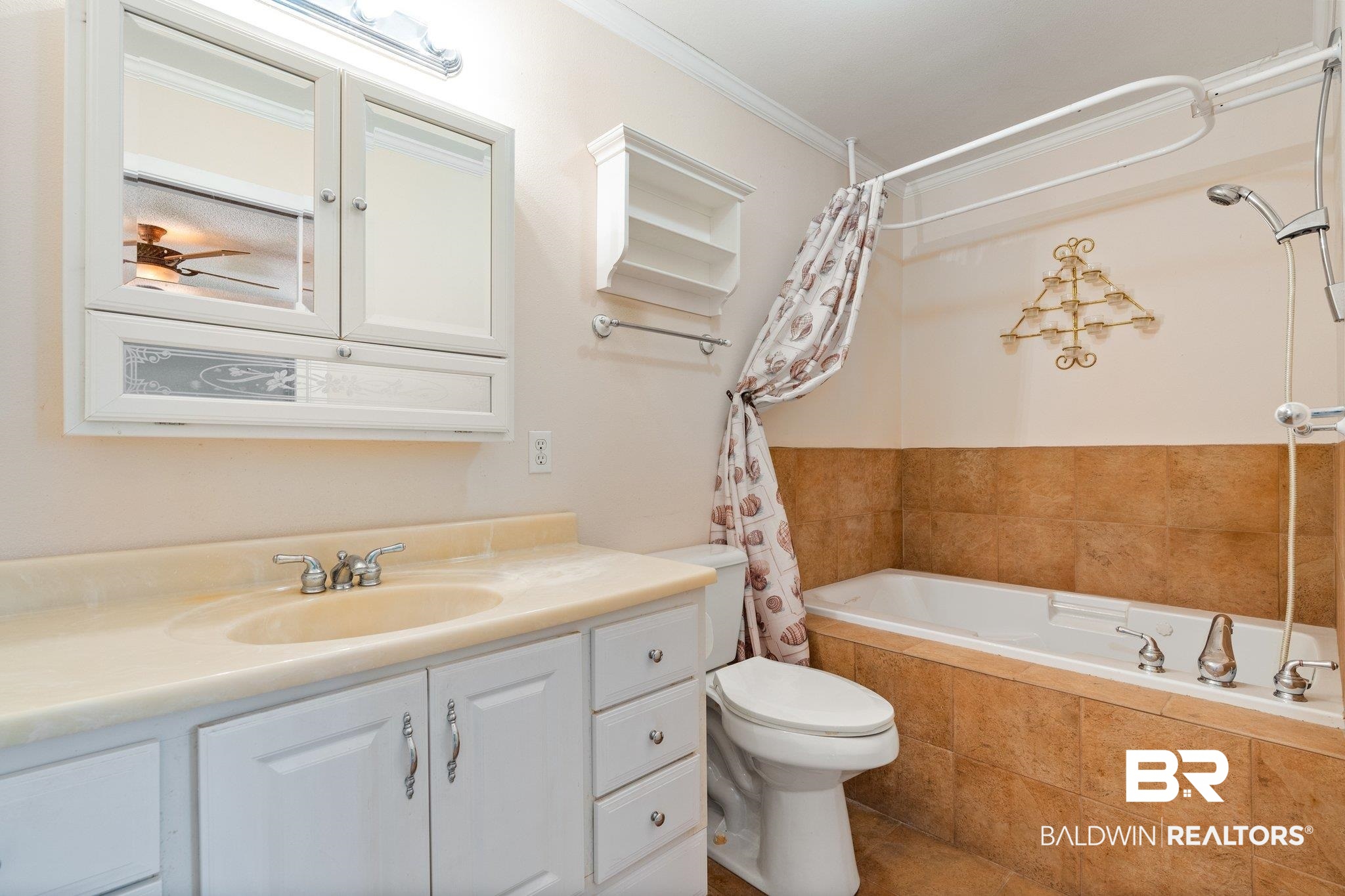 29746 Royal Lane Elberta, AL 36530 - Photo 15 of 30 Primary Bath