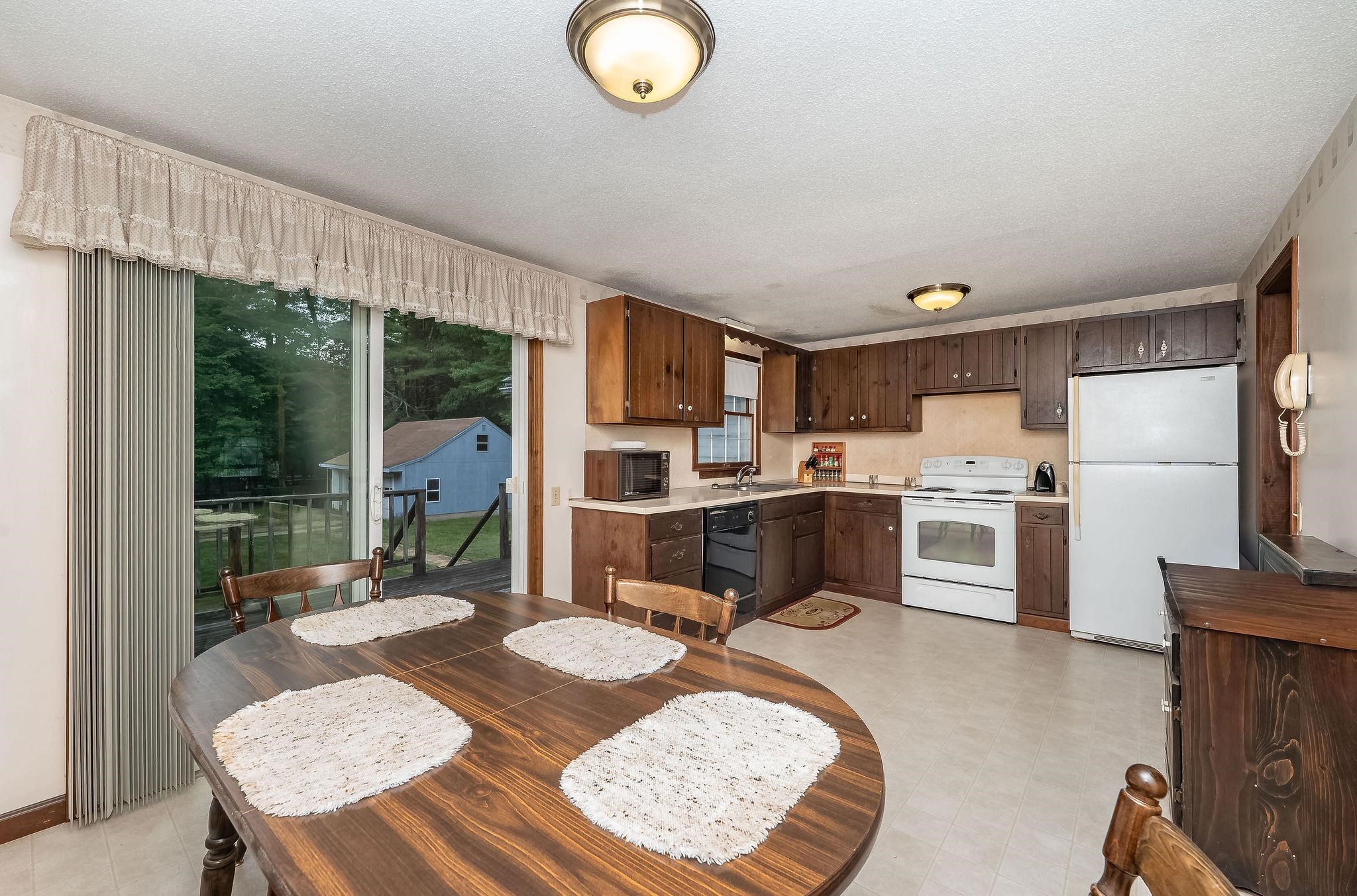89 Oak Street Rochester, NH 03839 - Photo 7 of 34