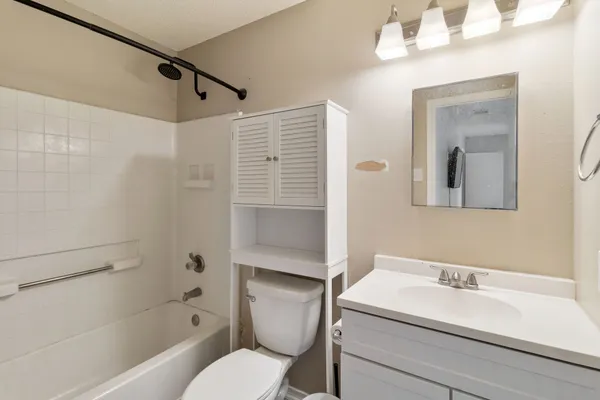 $2,100 | 12158 Stoney Summit, San Antonio, TX 78247