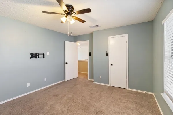 $2,100 | 12158 Stoney Summit, San Antonio, TX 78247