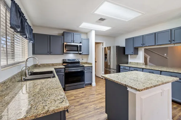 $2,100 | 12158 Stoney Summit, San Antonio, TX 78247