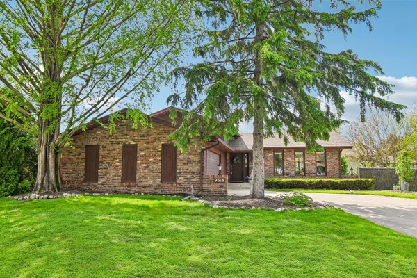 $430,000 | 9618 Walnut Drive, Munster, IN 46321