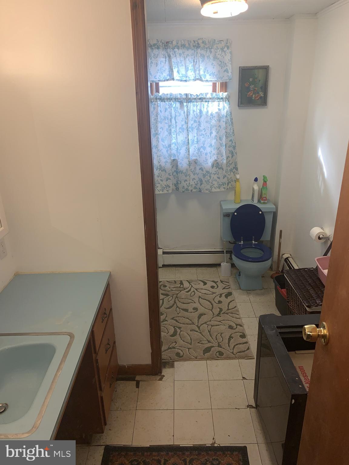 116 South Durham Street Baltimore, MD 21231 - Photo 13 of 56 Large bathroom on 2nd level