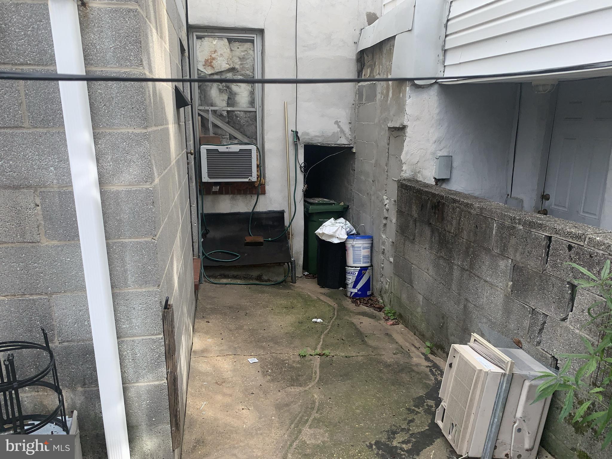 116 South Durham Street Baltimore, MD 21231 - Photo 33 of 56 Side patio