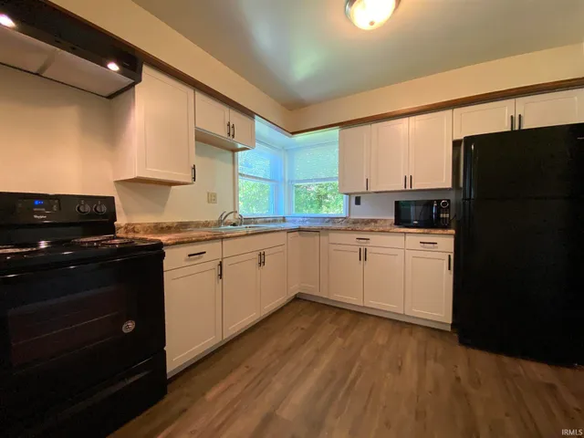 $1,830 | 2415 East 4th Street, Bloomington, IN 47408