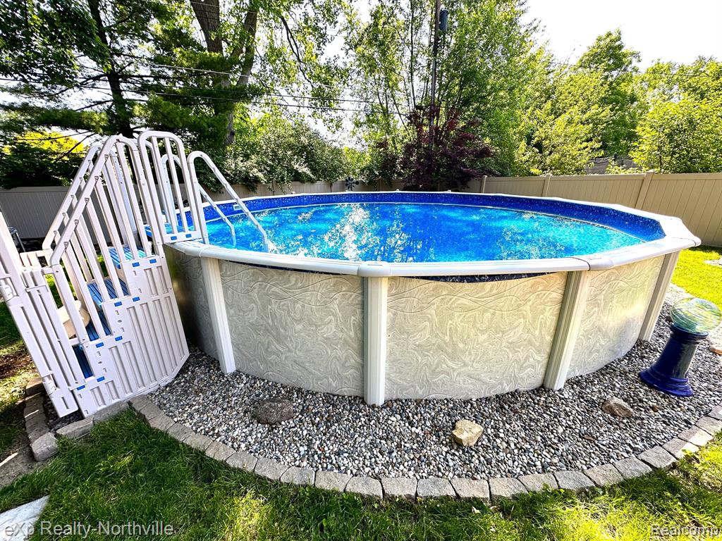 16360 Riverside Street Livonia, MI 48154 - Photo 26 of 32 Gallery Image 26