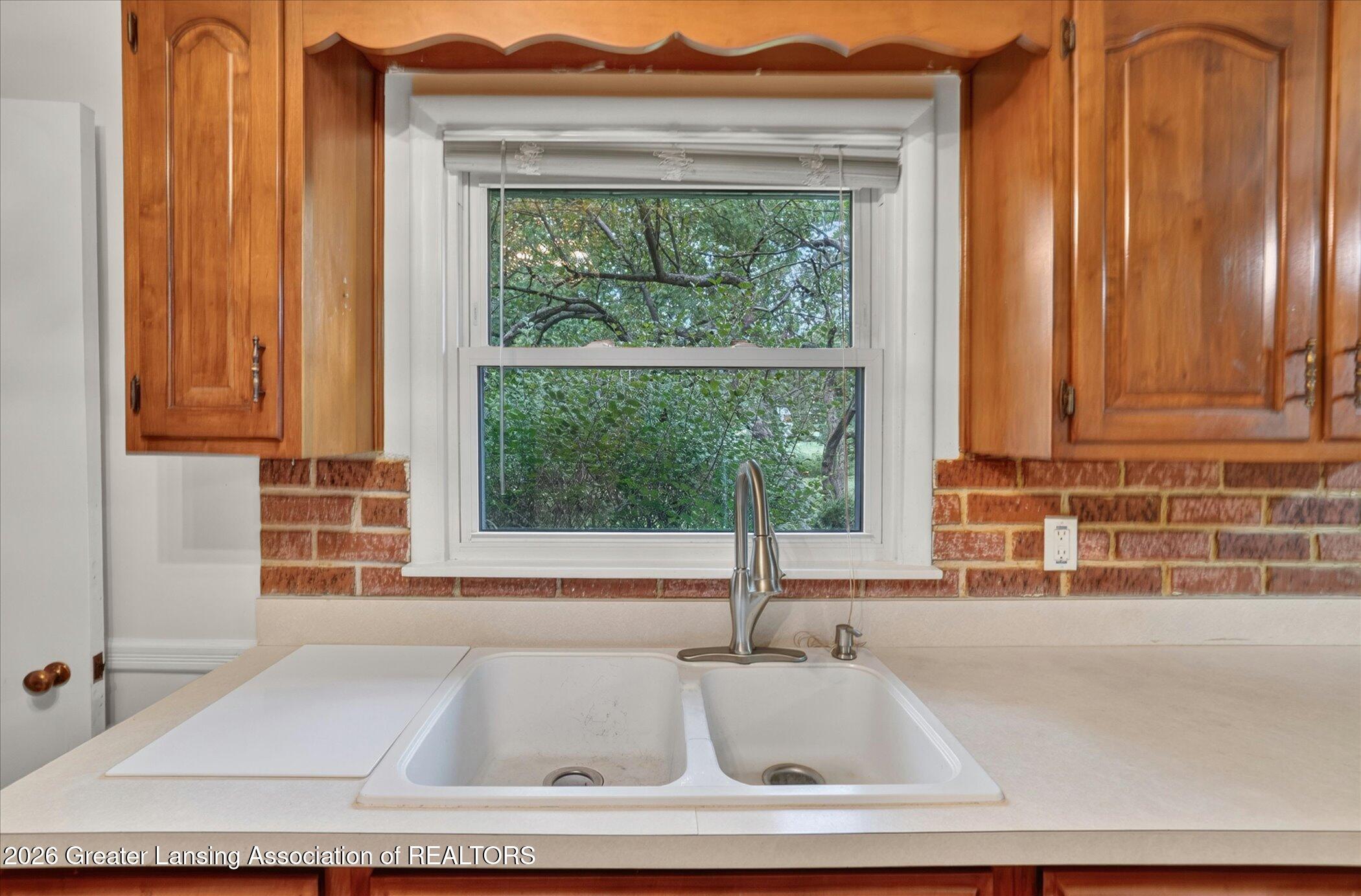 12419 East Greenfield Road Lansing, MI 48917 - Photo 19 of 46 19-12419-E-Greenfield-Rd-Lansing-WindowS
