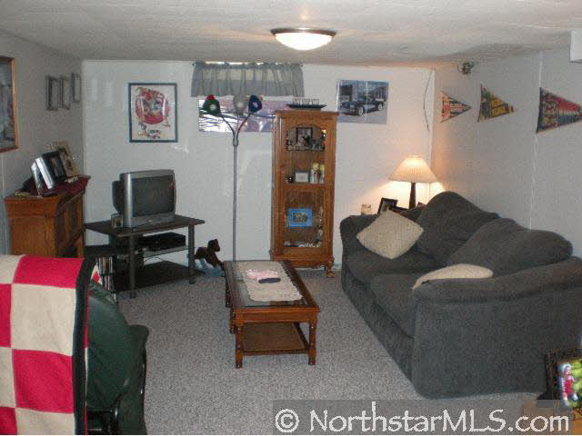 1202 8th Street Southeast Rochester, MN 55904 - Photo 9 of 10 Gallery Image 9
