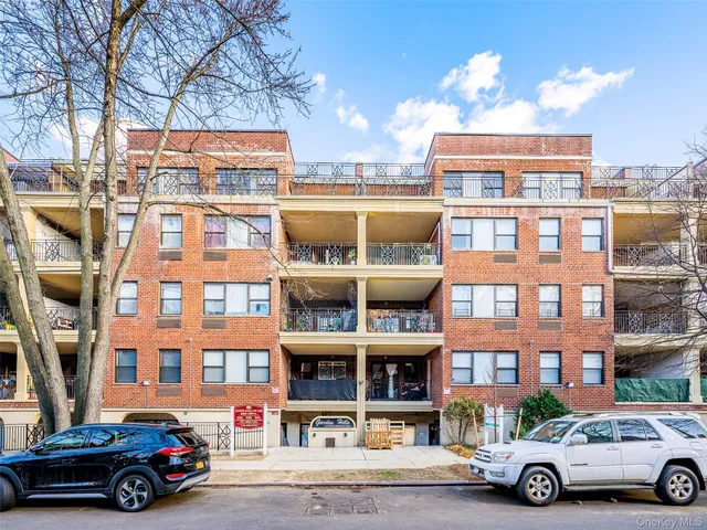 $538,000 | 71-19 162nd Street, Unit 3D | Pomonok