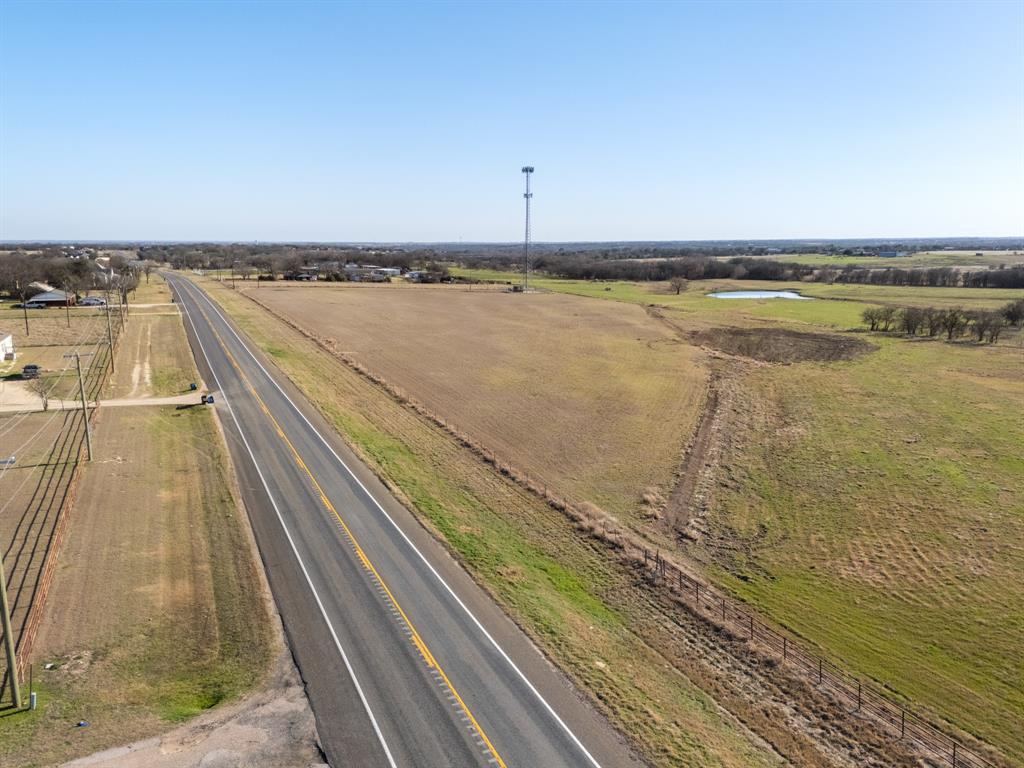 5950 Old Lorena Road Lorena, TX 76655 - Photo 30 of 37 a view of a balcony with an ocean view