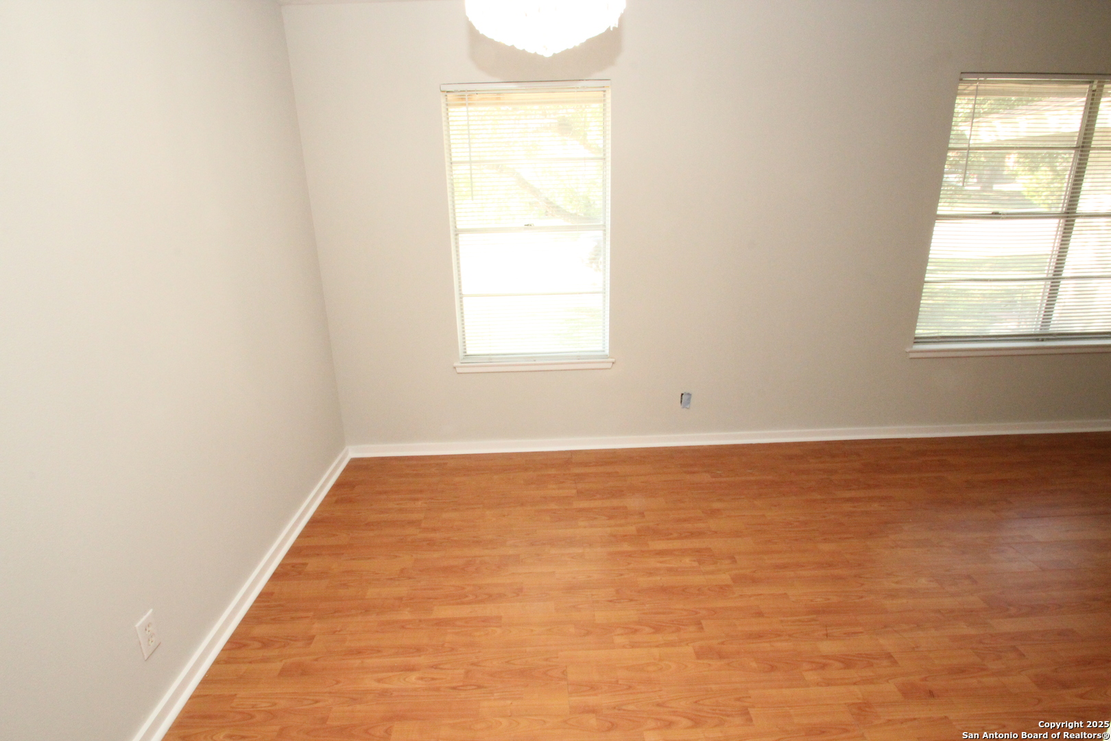 310 Threadneedle Lane San Antonio, TX 78227 - Photo 7 of 27