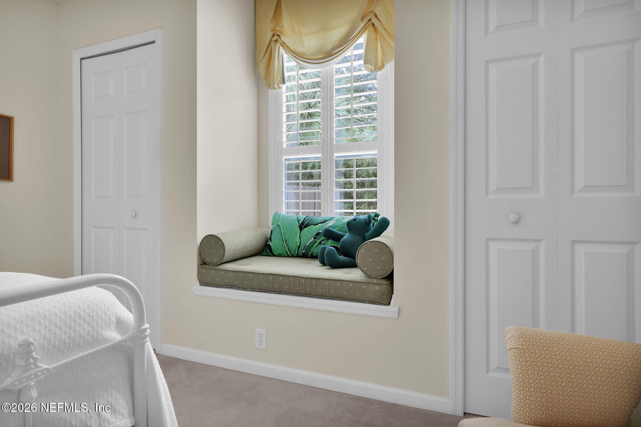157 Oak Common Avenue St. Augustine, FL 32095 - Photo 34 of 57 a living room with furniture and a window