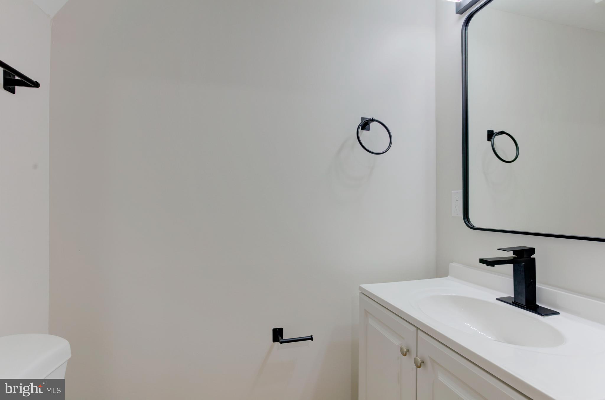 4009 8th Street Baltimore, MD 21225 - Photo 11 of 35