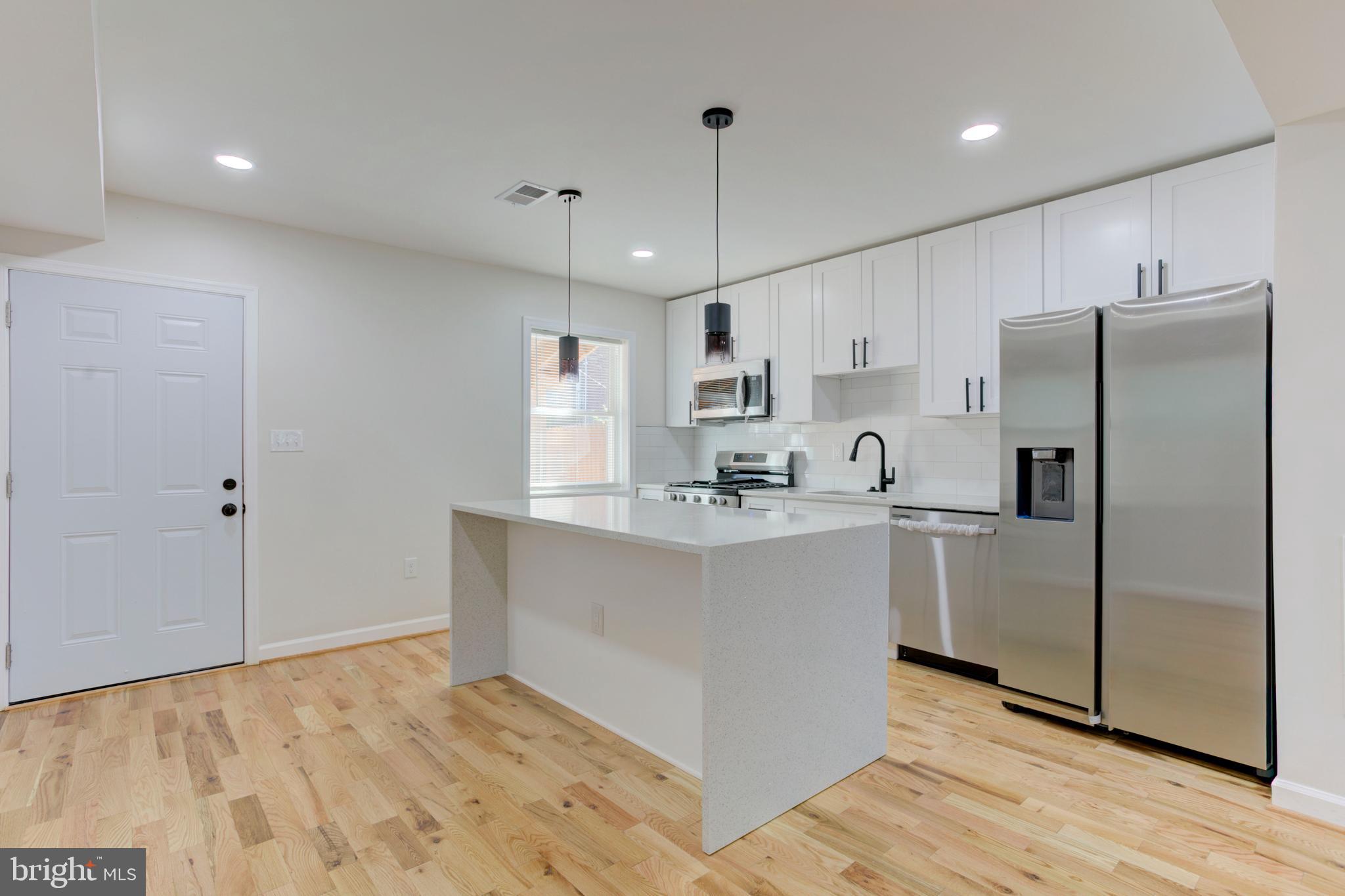 4009 8th Street Baltimore, MD 21225 - Photo 12 of 35