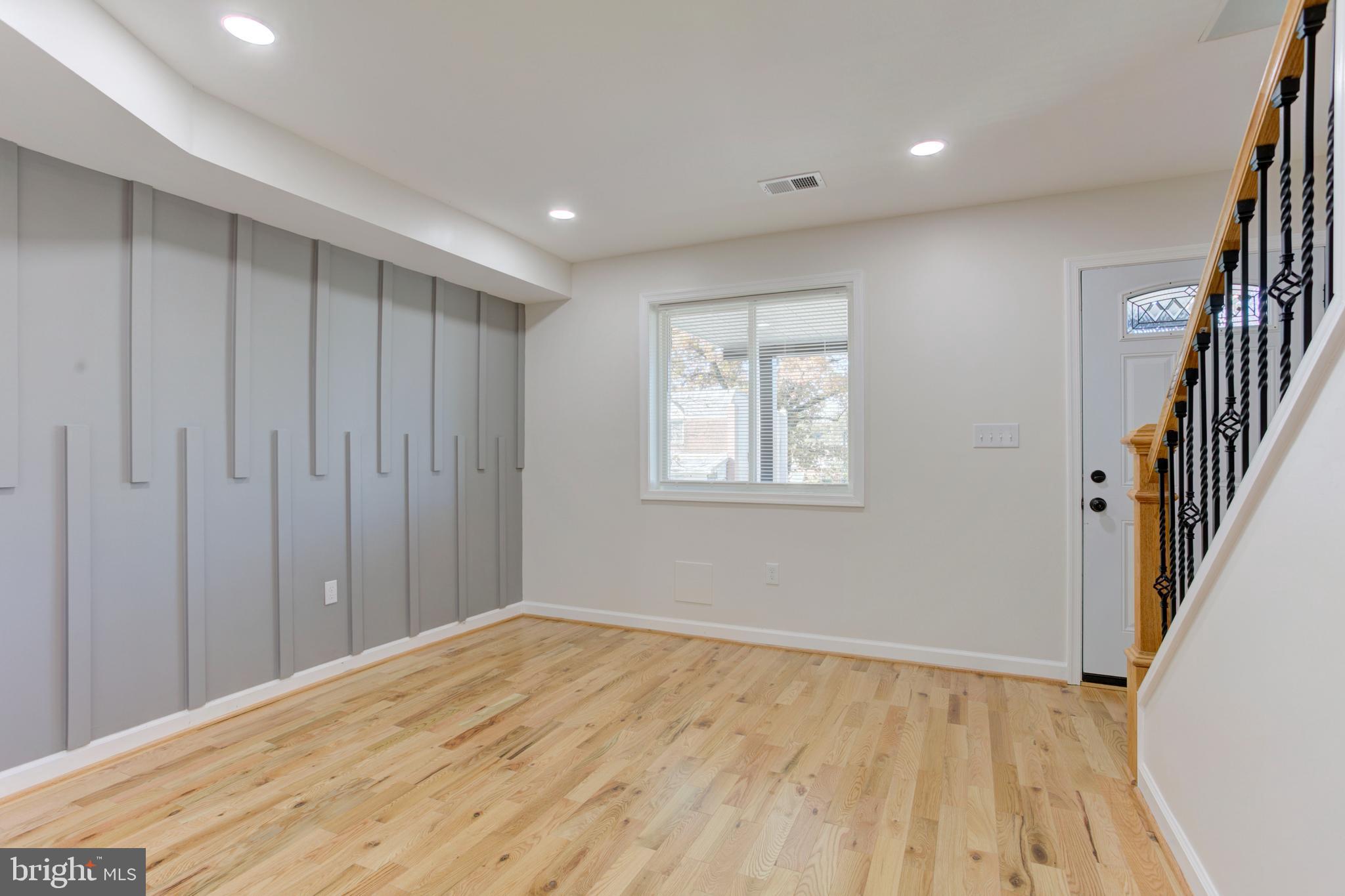 4009 8th Street Baltimore, MD 21225 - Photo 7 of 35