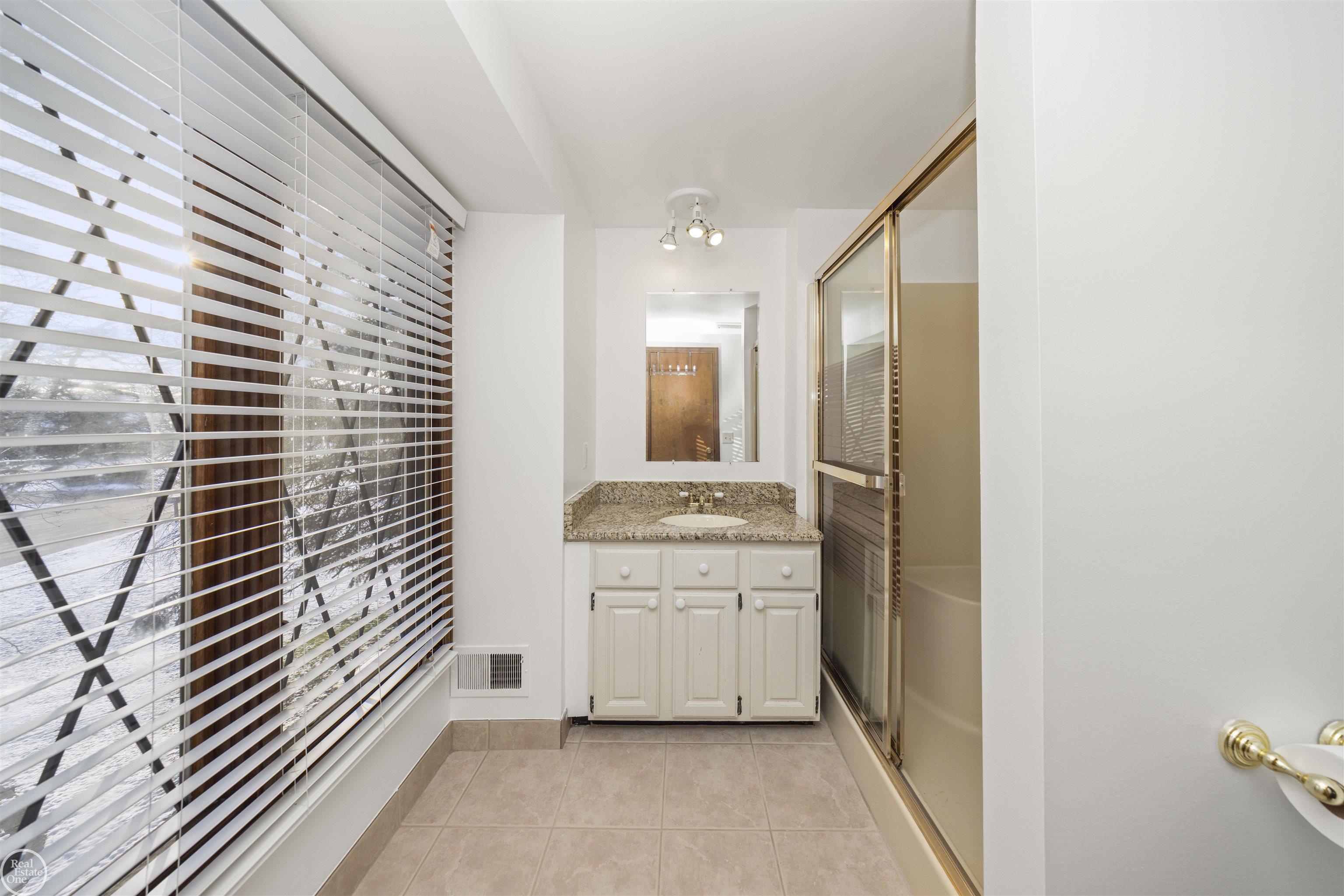 441 Silvervale Drive Rochester Hills, MI 48309 - Photo 40 of 65