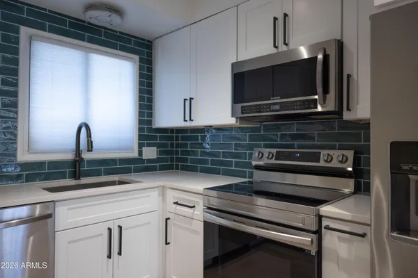 $340,000 | 1450 East Bethany Home Road, Unit 31, Phoenix, AZ 85014