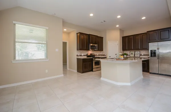 $2,450 | 118 North Heritage Mill Circle, Tomball, TX 77375