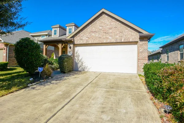 $2,450 | 118 North Heritage Mill Circle, Tomball, TX 77375