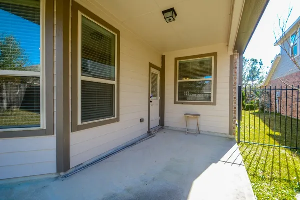 $2,450 | 118 North Heritage Mill Circle, Tomball, TX 77375