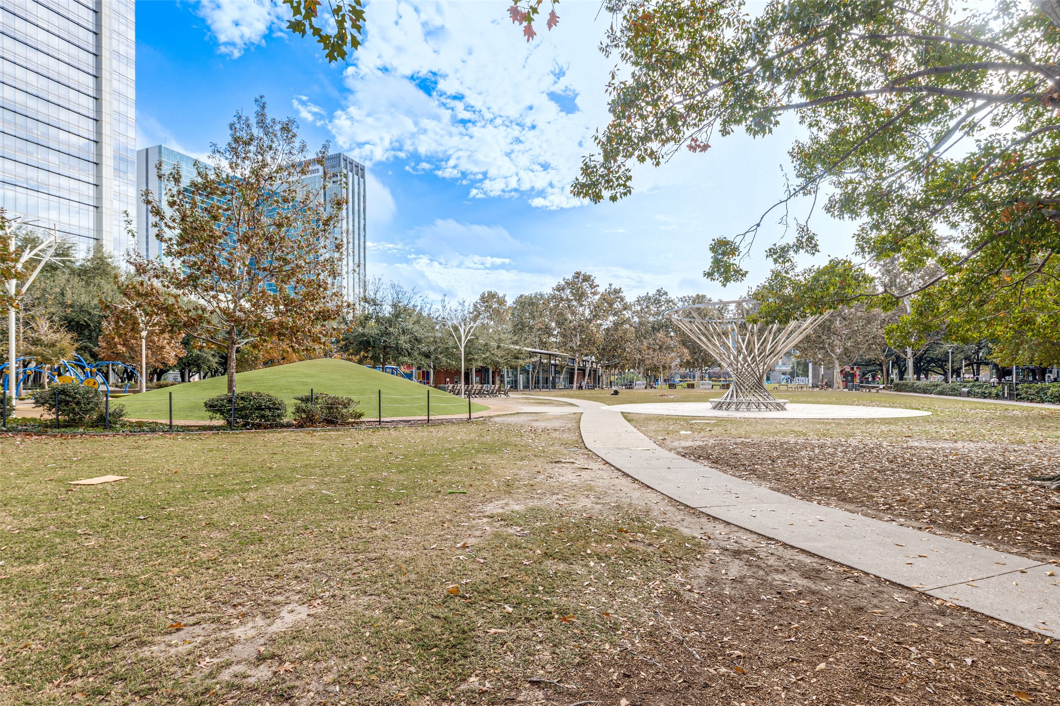 1312 Live Oak Street, Unit 223 Houston, TX 77003 - Photo 31 of 31 Additional view of nearby green space and outdoor amenities.