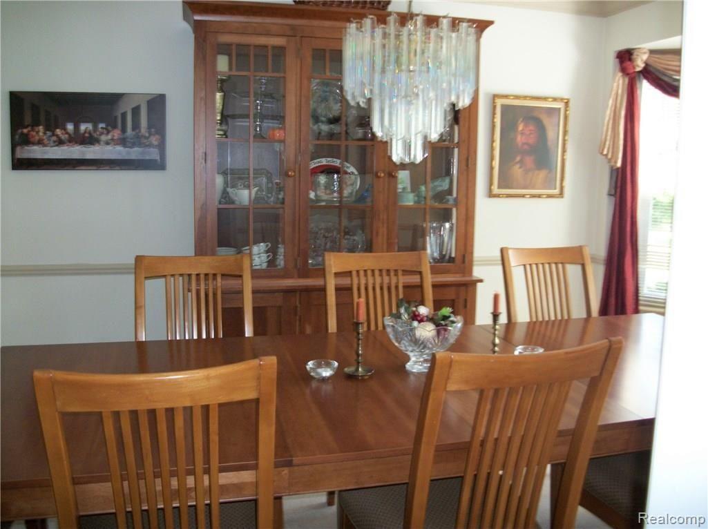 36125 Fredericksburg Road Farmington, MI 48331 - Photo 20 of 63 042.JPG