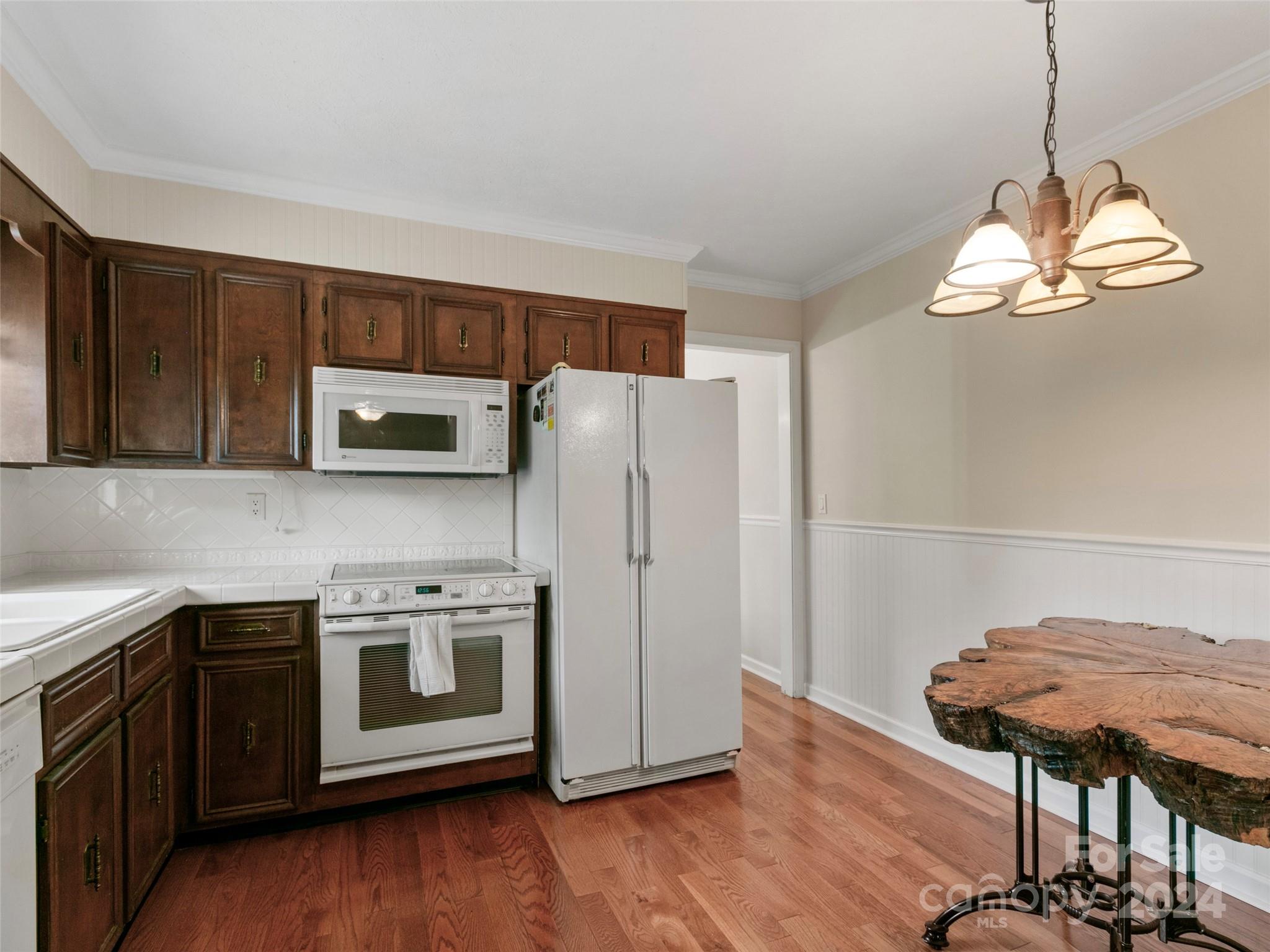 5540 Howard Gap Road Flat Rock, NC 28731 - Photo 16 of 24 Gallery Image 16