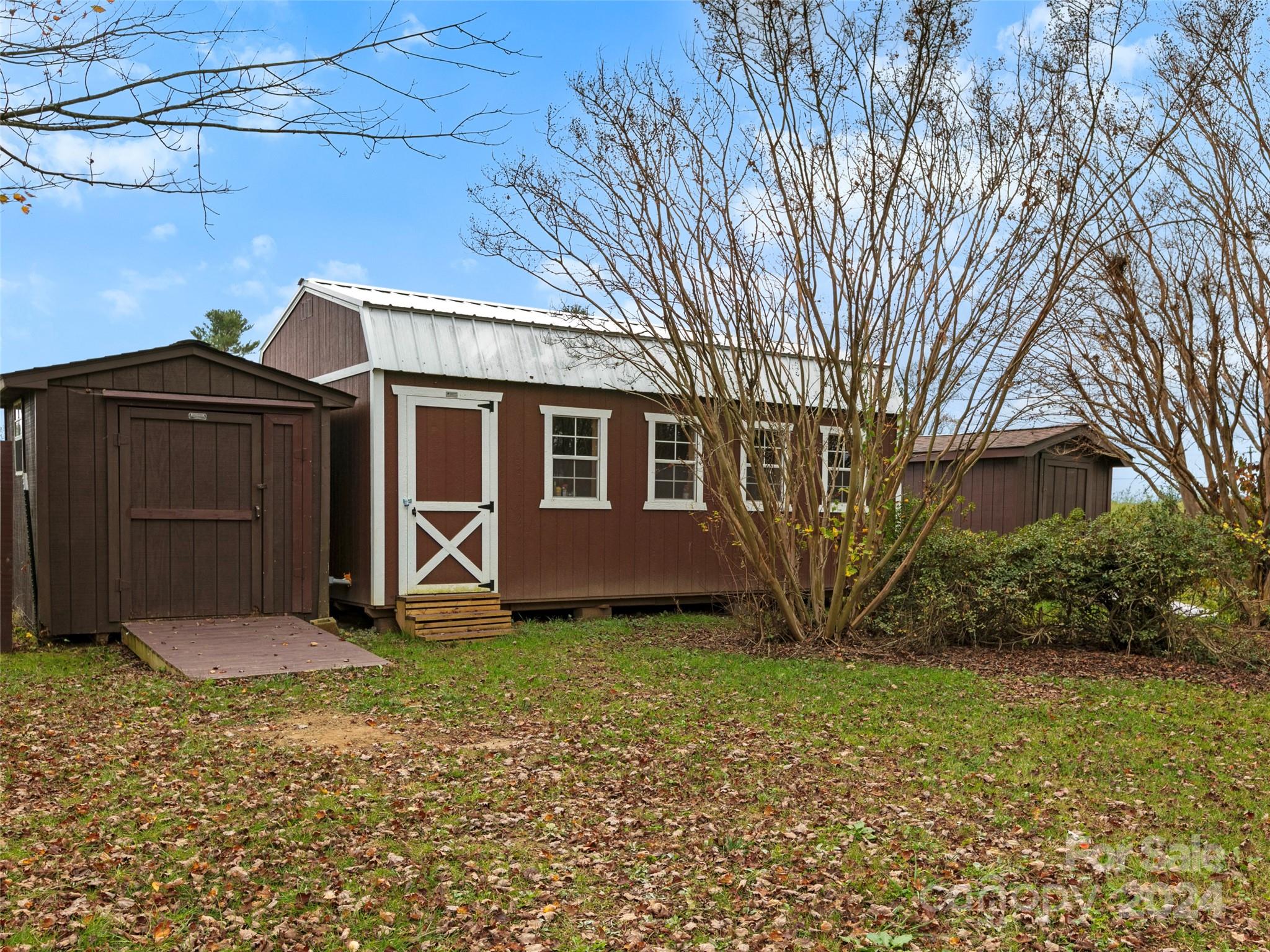 5540 Howard Gap Road Flat Rock, NC 28731 - Photo 5 of 24 Gallery Image 5