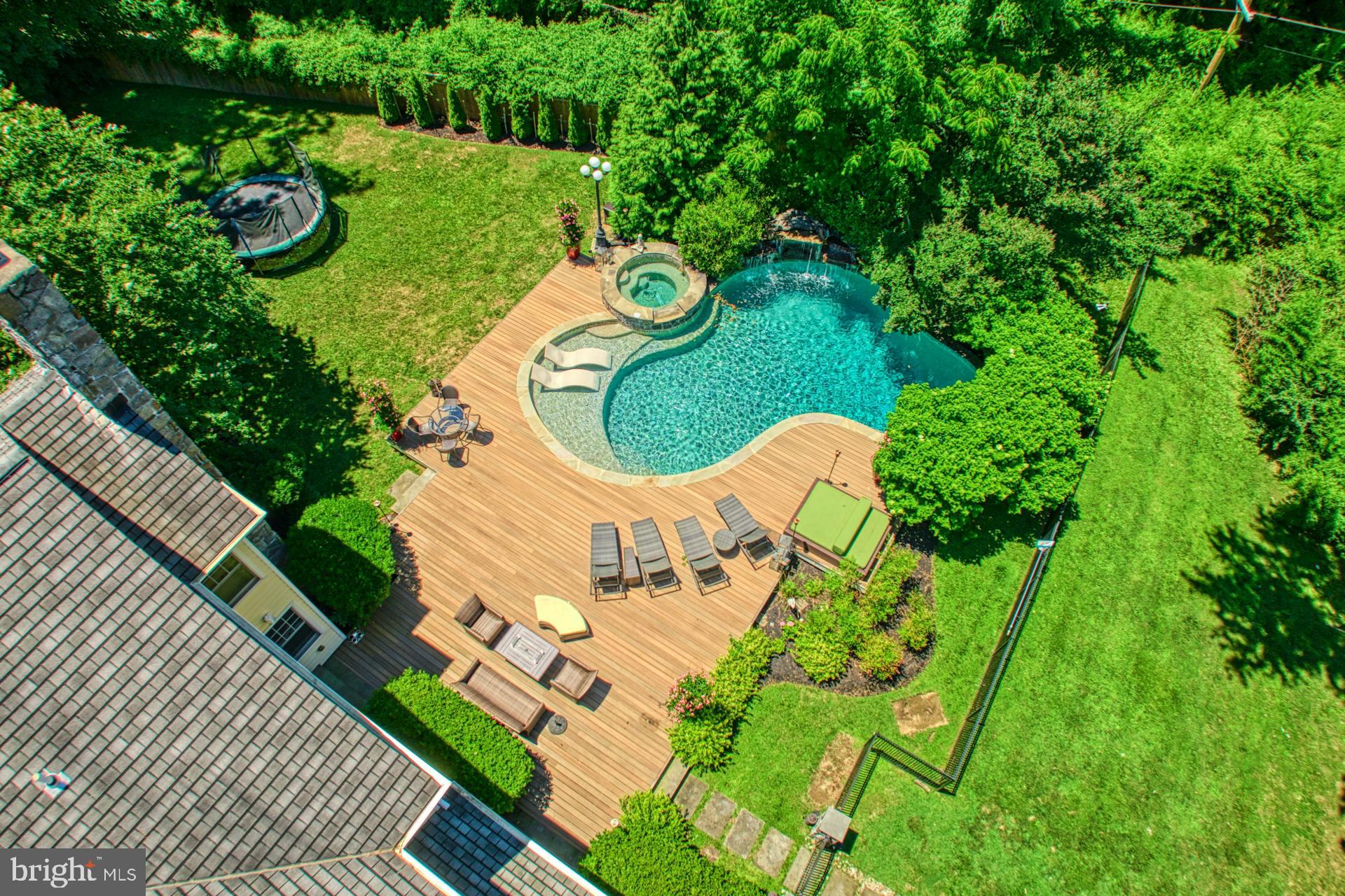 211 Norwood Road Annapolis, MD 21401 - Photo 8 of 94 Heated saltwater pool
