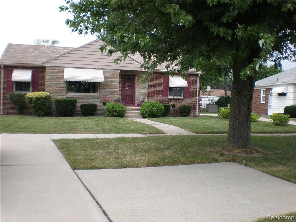 double wide drive w/parking pad