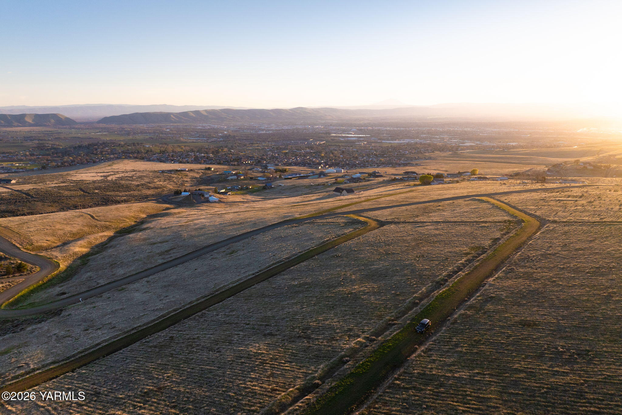 Nna Eagle Way Yakima, WA 98901 - Photo 12 of 19 an aerial view of beach and ocean