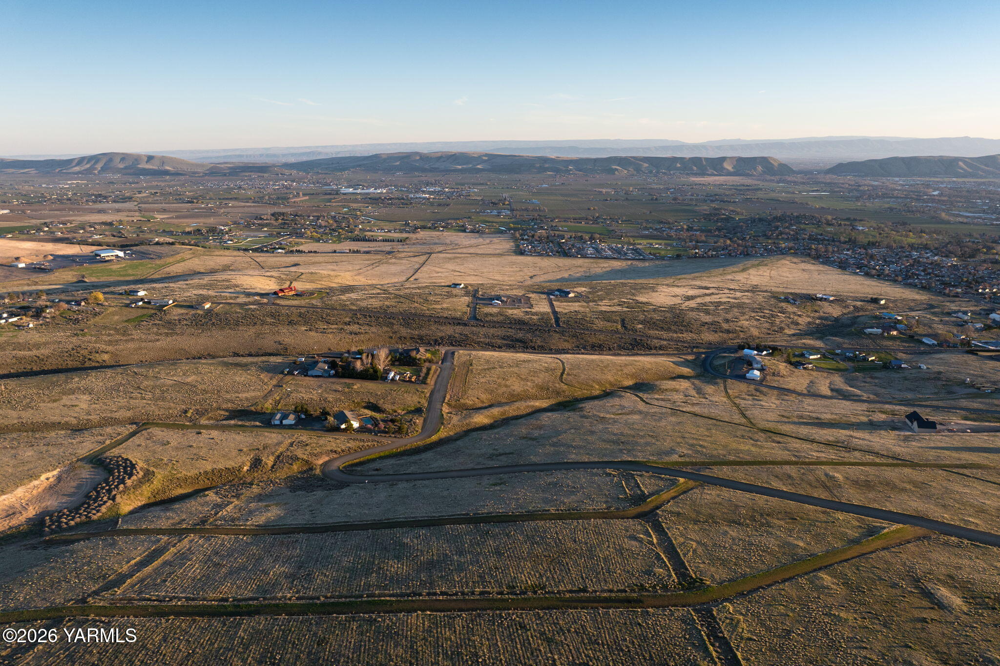 Nna Eagle Way Yakima, WA 98901 - Photo 13 of 19 a view of a ocean view and mountain view