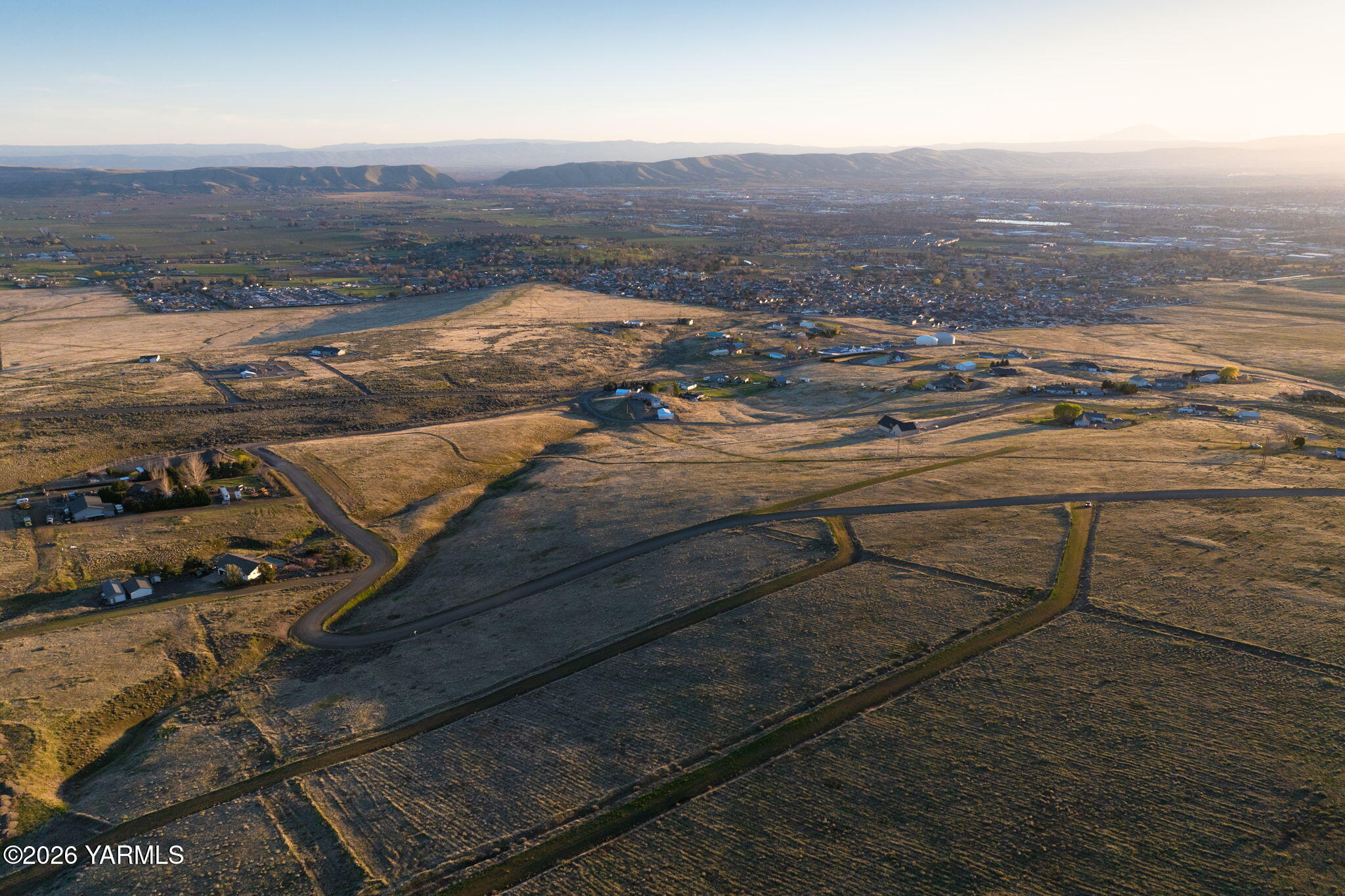 Nna Eagle Way Yakima, WA 98901 - Photo 7 of 19 a view of an ocean and a mountain