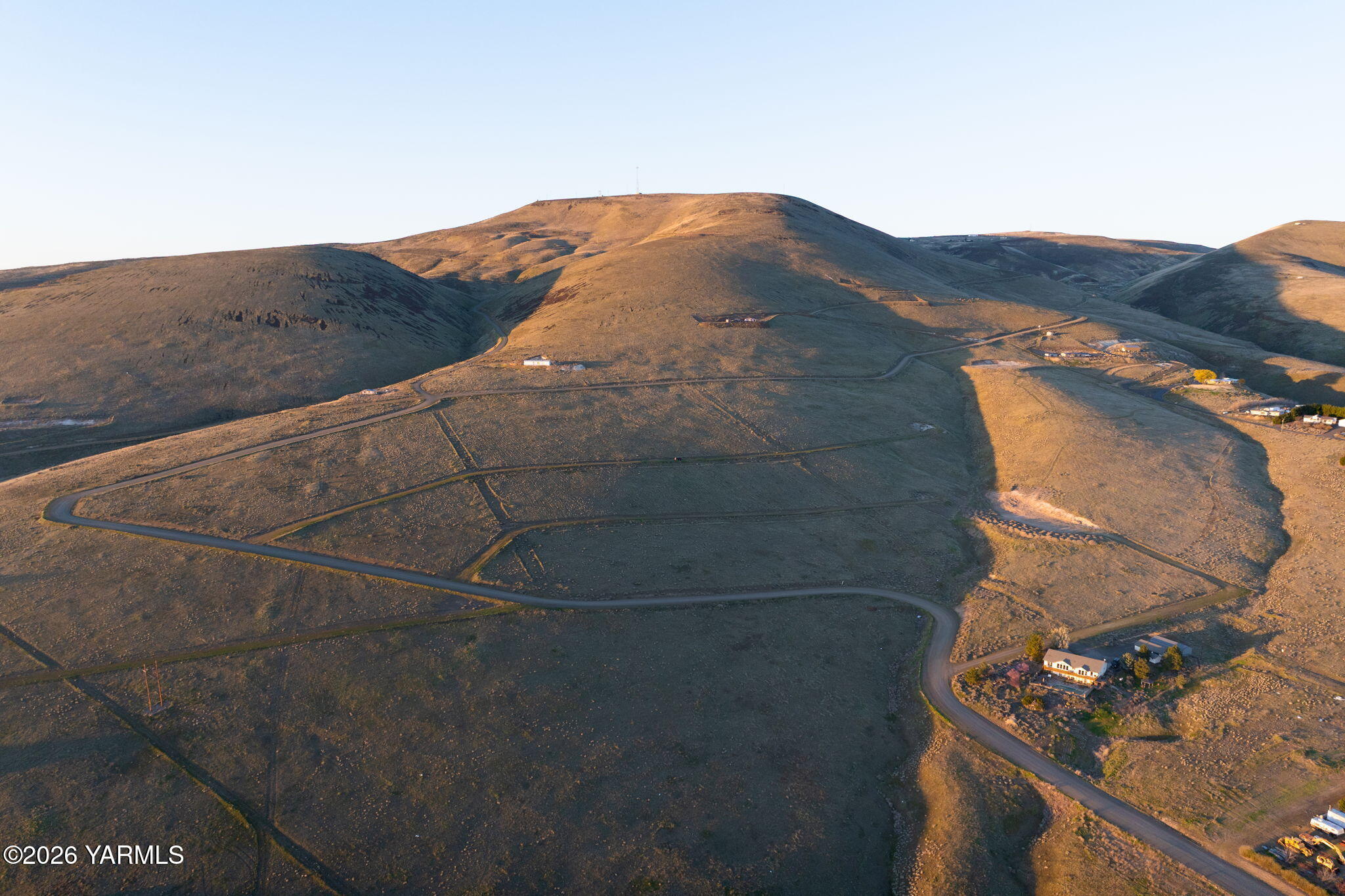Nna Eagle Way Yakima, WA 98901 - Photo 10 of 19 a view of a backyard