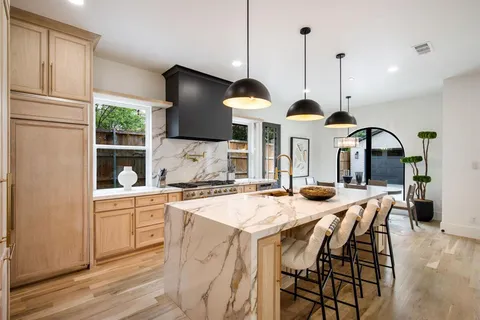 $2,275,000 | 6162 Prospect Avenue, Dallas, TX 75214
