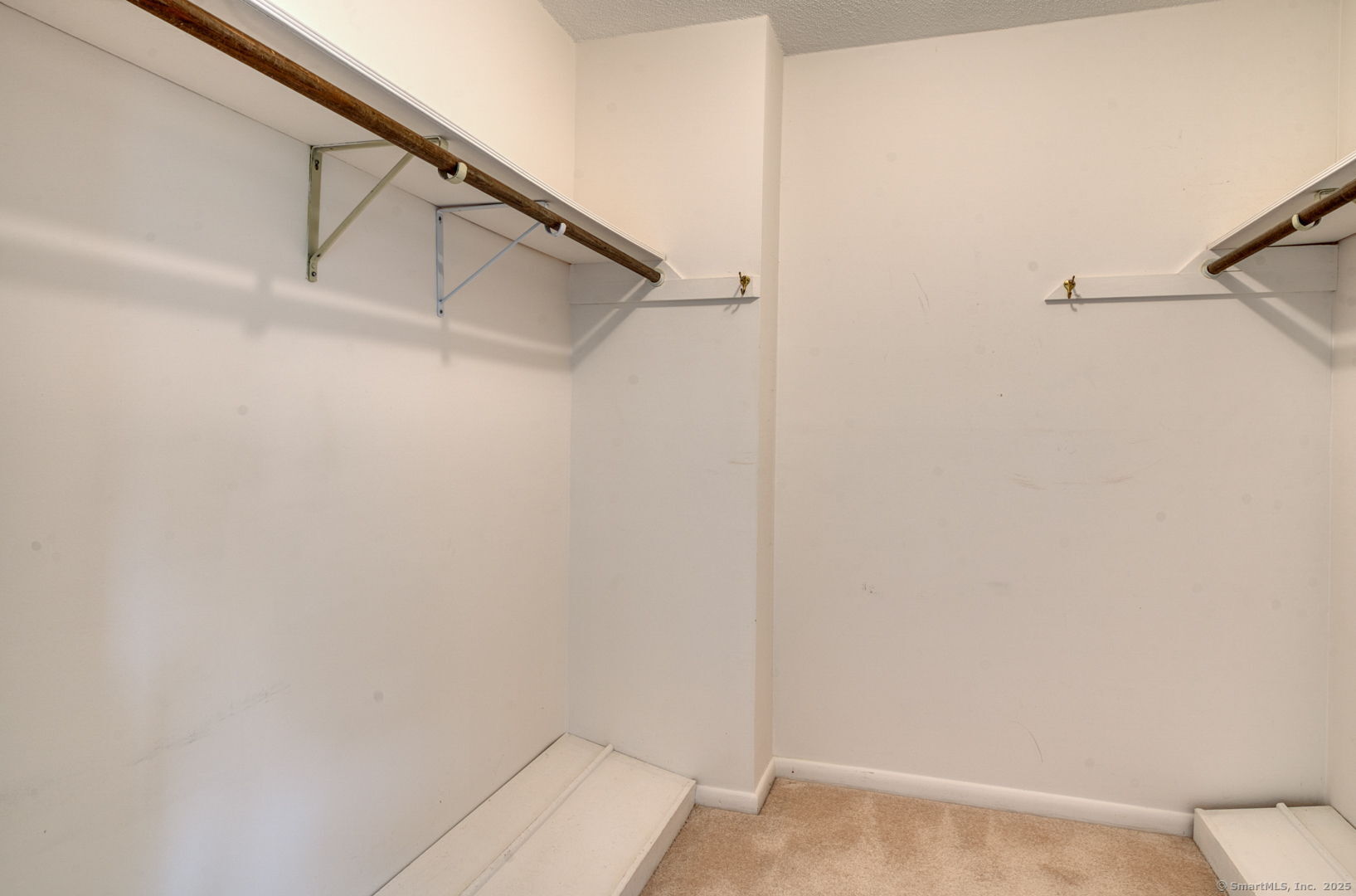 592 Mountain Road, Unit A West Hartford, CT 06117 - Photo 29 of 40 a view of small space