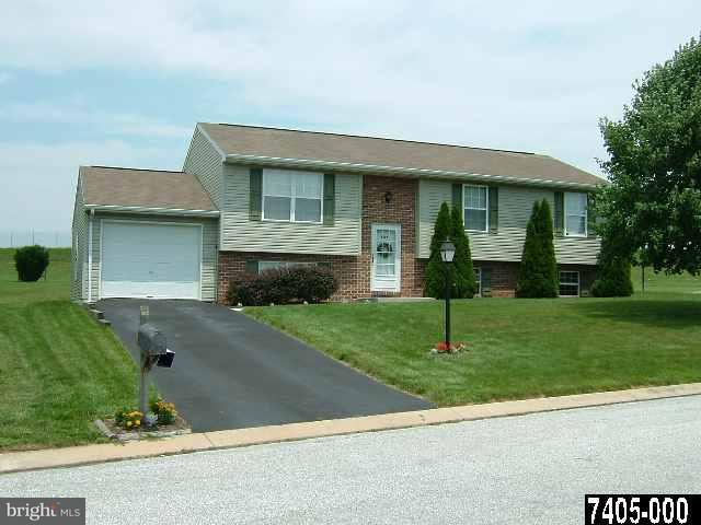 1027 Friar Run Hanover, PA 17331 - Photo 1 of 8 Gallery Image 1