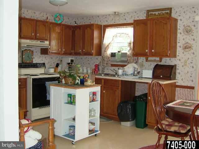 1027 Friar Run Hanover, PA 17331 - Photo 3 of 8 Gallery Image 3