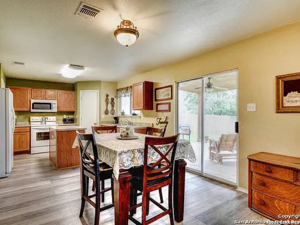 $2,099 | 9818 Copper Rose, Converse, TX 78109